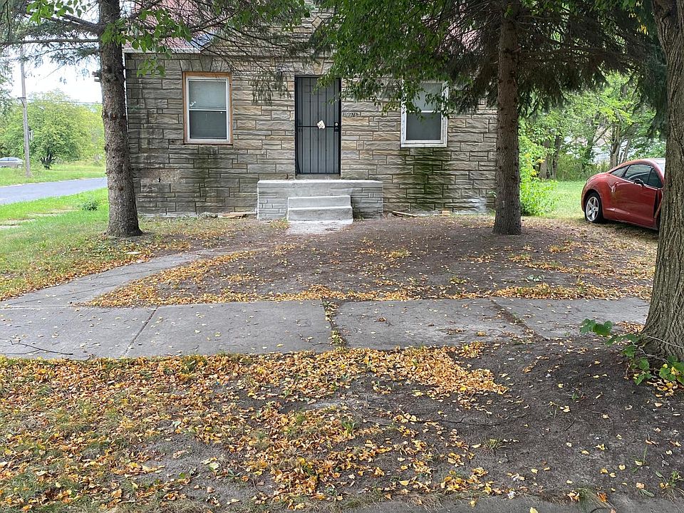 1st image of 19976 Bradford St