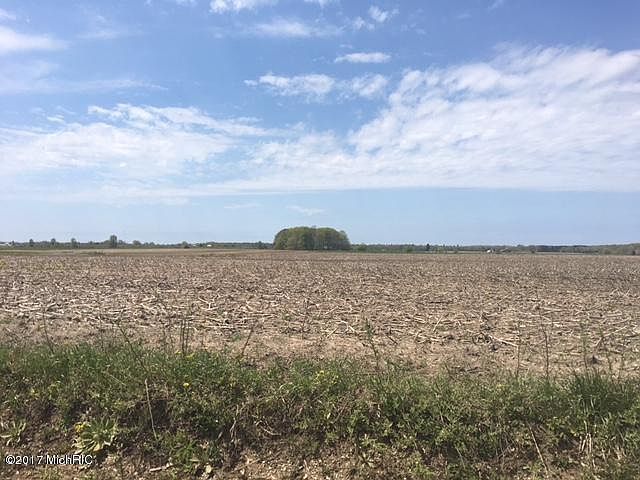 2nd image of 7577 N Darr Rd