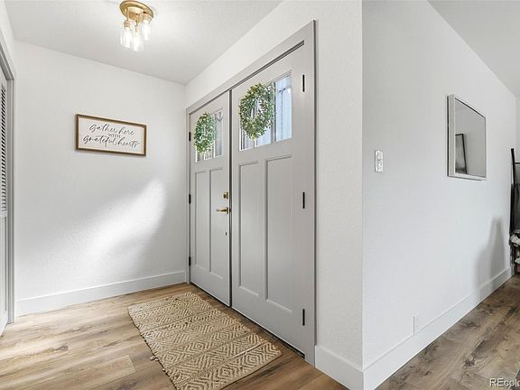 4th image of 7528 Queen Circle