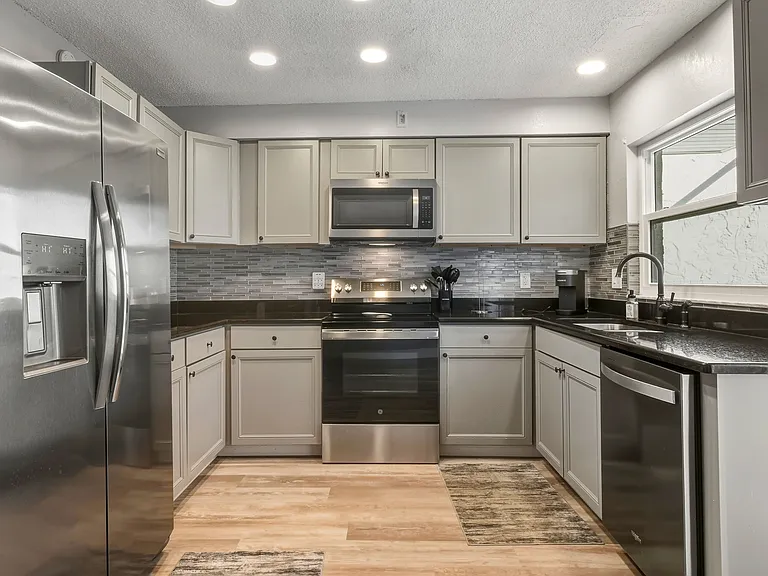 2025 Sylvester Rd #K2 — Photo 12