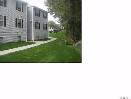 2nd image of 8 Lexington Hl Unit 4