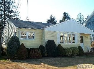 58 Robertson Rd, Lynbrook, NY 11563