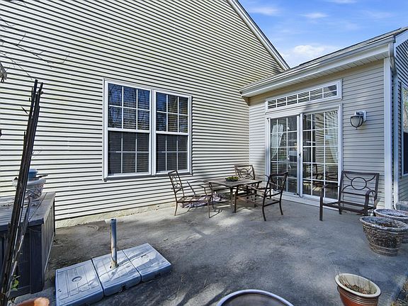 4th image of 102 Warwick Rd