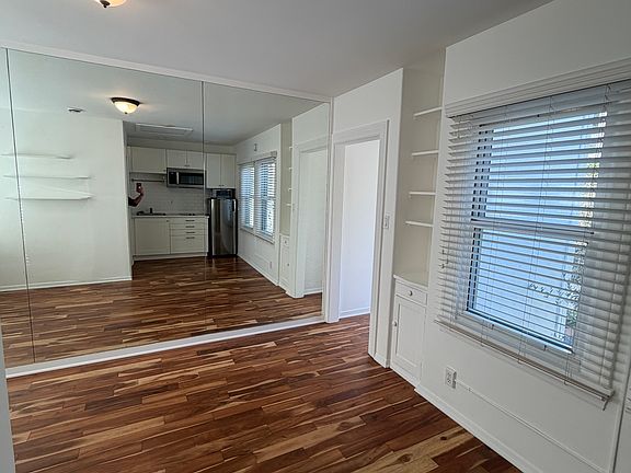 4th image of 401 Waterview St #C