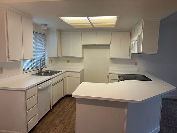 2nd image of 1693 Arlington Ct