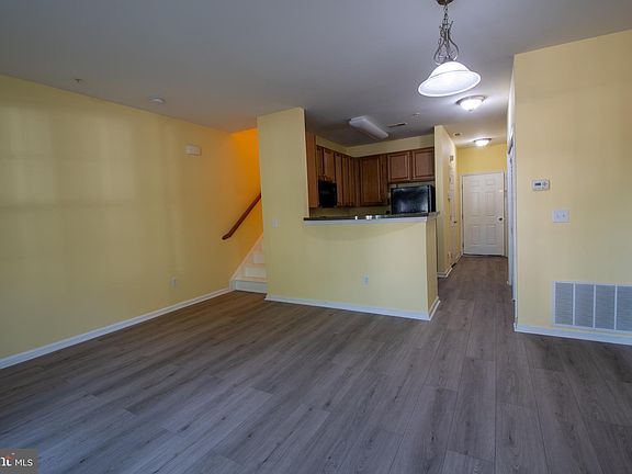 3rd image of 359 Union St #A