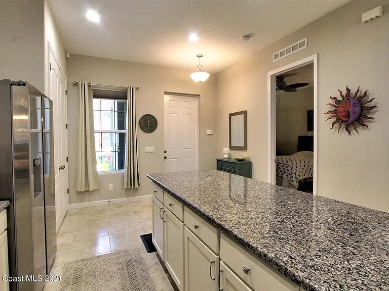 725 Simeon Dr — Photo 11