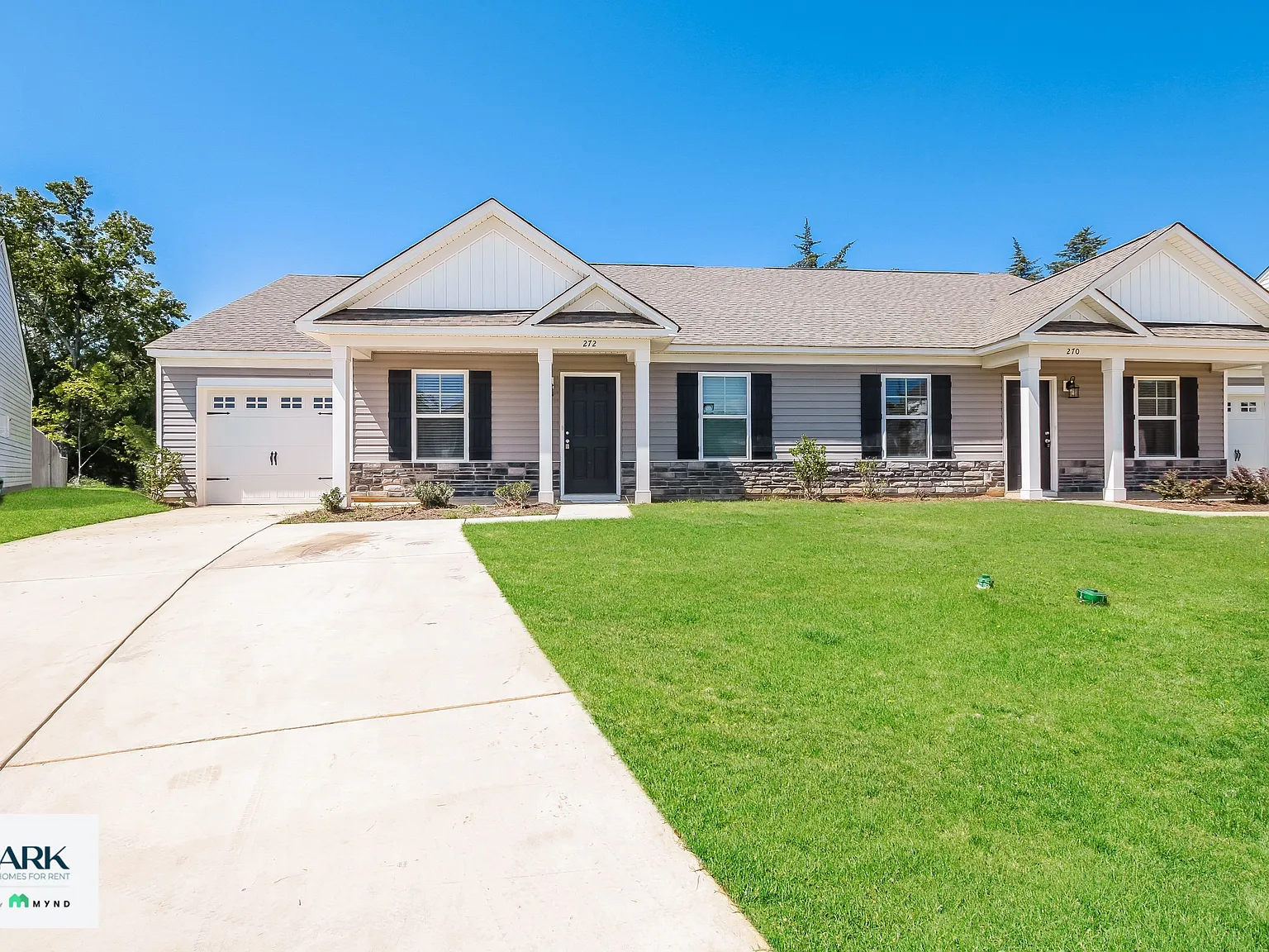 3 bed, 2.0 bath, 1300 sqft, $1,749 — Photo 1