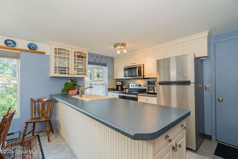 5th image of 111 Thimbleberry Road