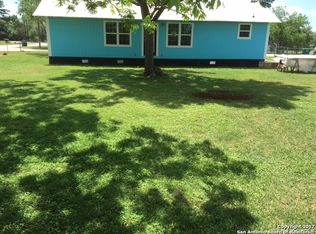448 Couser Blvd, Charlotte, TX 78011