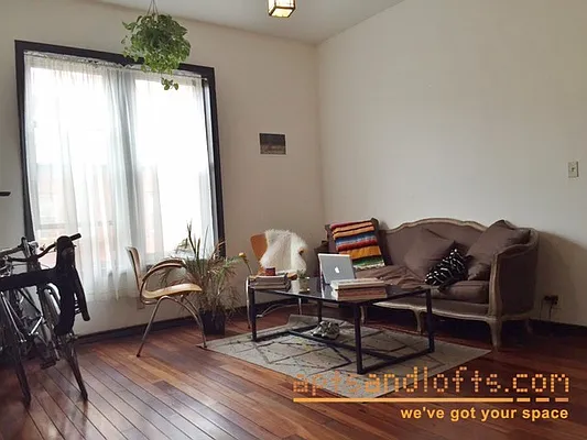 Rented by aptsandlofts.com | media 6