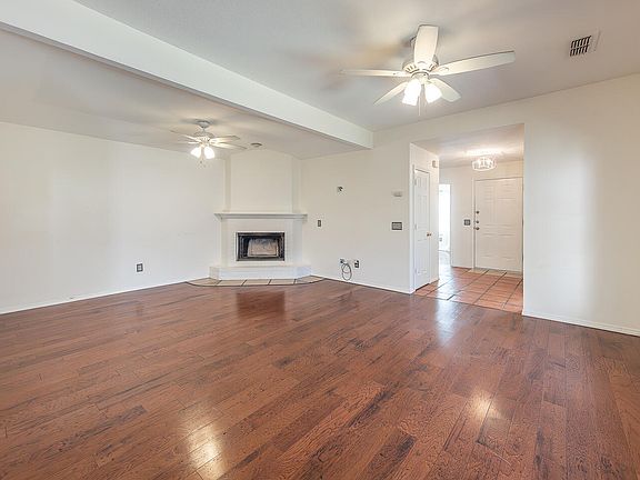 3rd image of 1036 Iola Ave