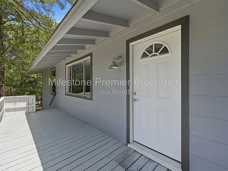 101 Lakewood Ln — Photo 4