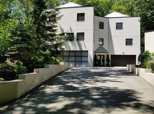 410 Old West Point Rd W, Garrison, NY 10524