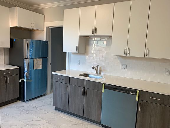 5th image of 98 Longwood Ave APT 2