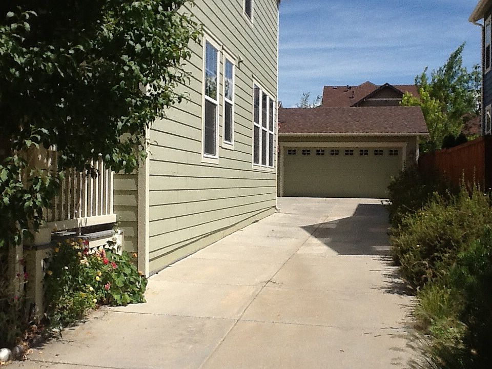 Side loaded garage