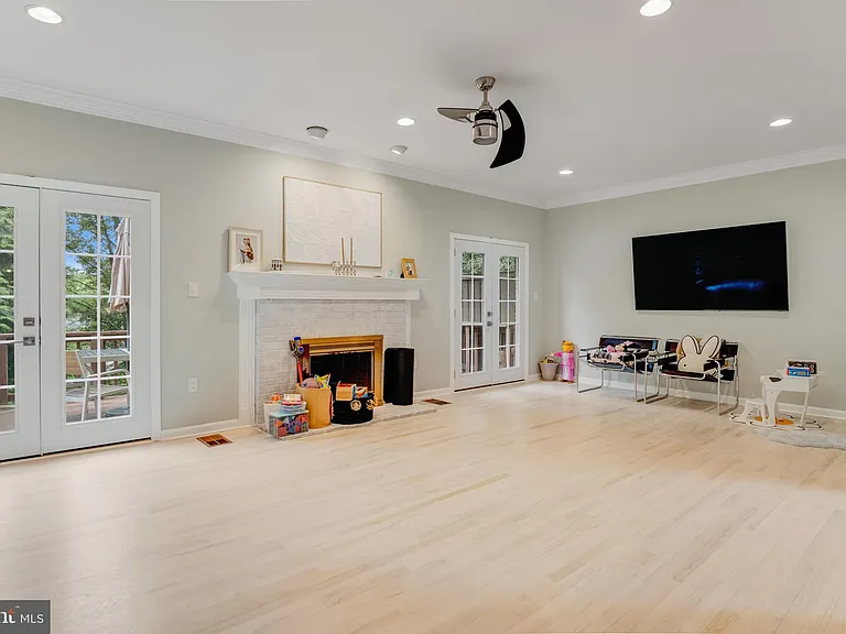 10219 Aspen Willow Dr — Photo 10