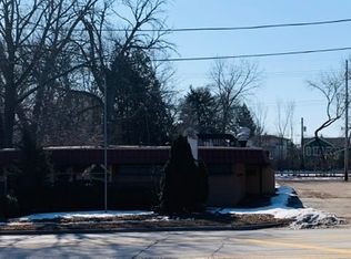 513 E Park Ave, Libertyville, IL 60048