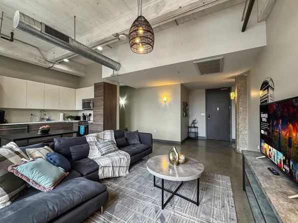 555 Evergreen St, Dallas, TX