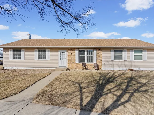 6664 Sand Ct SW, Cedar Rapids, IA 52404