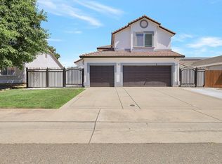 8401 Carriage Oaks Way, Antelope, CA 95843