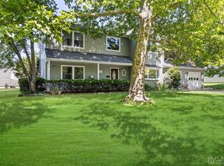 8 Cherry Tree Ln, Middletown, NJ 07748