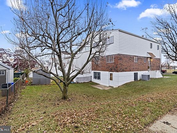 4th image of 13020 Kelvin Ave