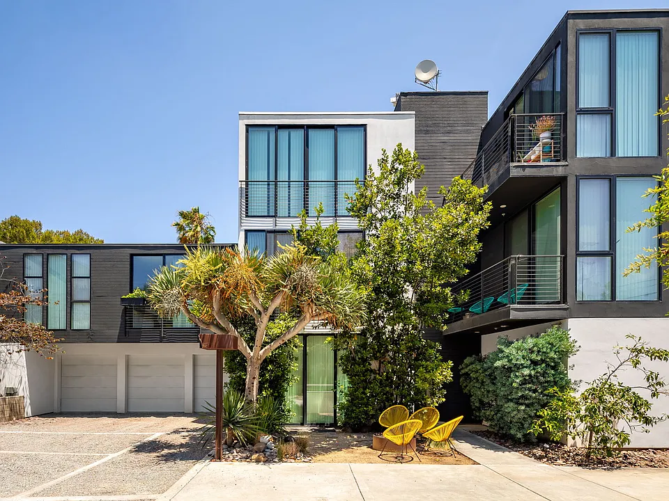 3045 Broadway #7