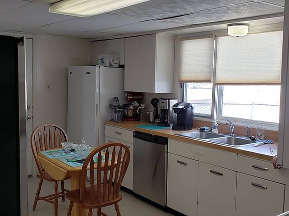 4th image of 332A Walnut Ct Floor 3