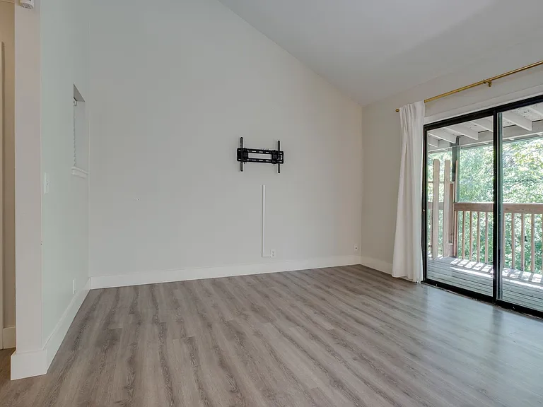 Summit Ridge Dr — Photo 8