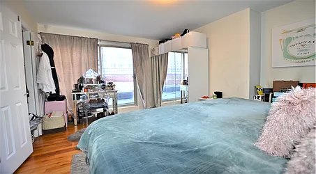 Rented by Manhattan Realty Group