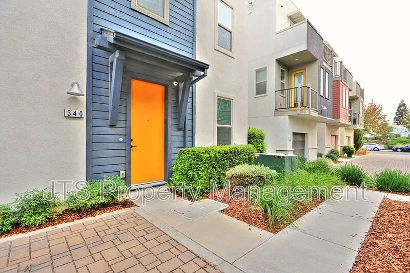 340 1st Ave