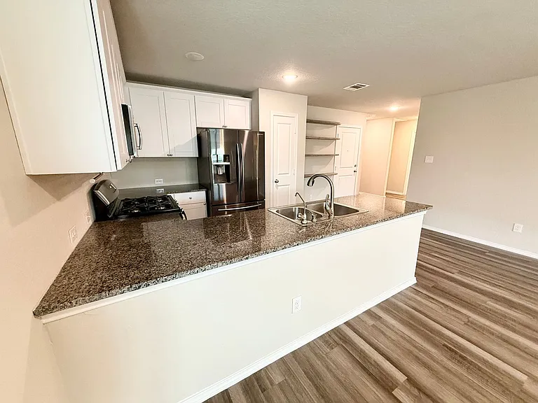 10310 Waverunner — Photo 8