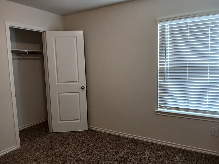 308 Samuel St — Photo 23