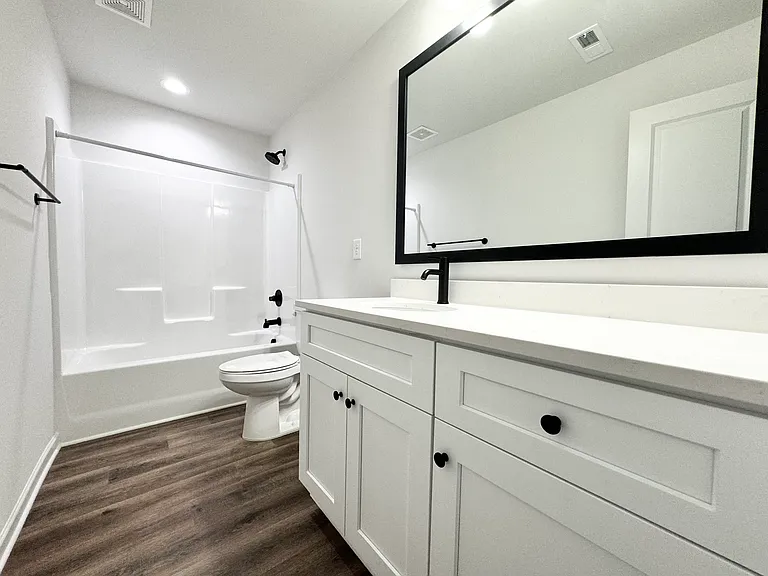 401 Austin Dr — Photo 18
