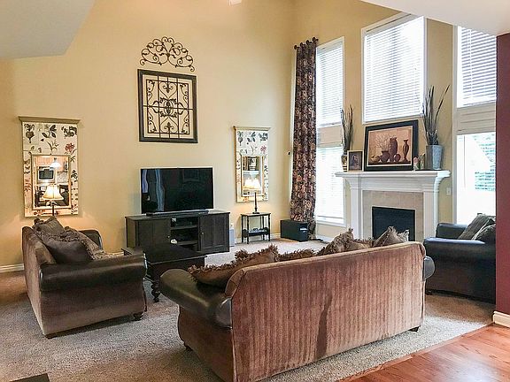 2nd image of 55485 Macintosh Ct