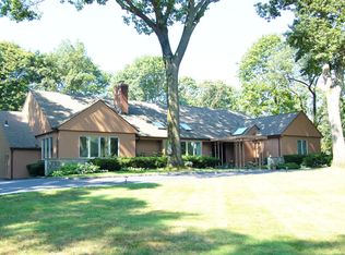 25 Interstate Highway U Willets Rd, Old Westbury, NY 11568