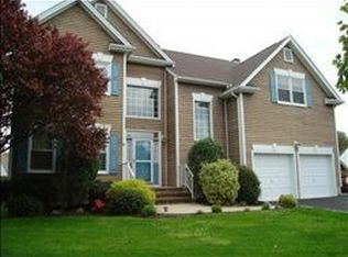 11 Fields Ln, Scotch Plains, NJ 07076