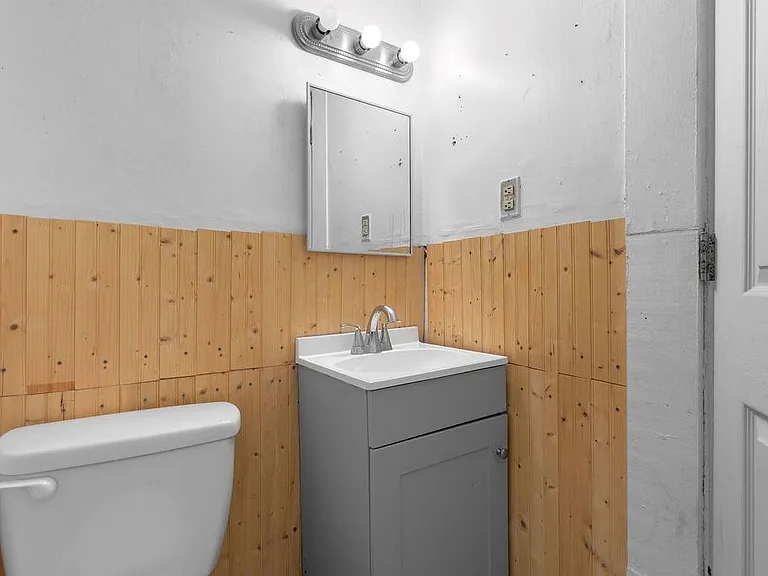 1742 Ware Ave — Photo 13