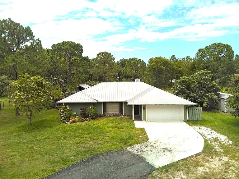 10173 150th Ct N — Photo 1