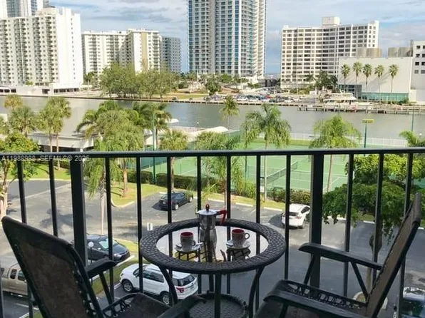 400 Leslie Dr, Hallandale Beach, FL