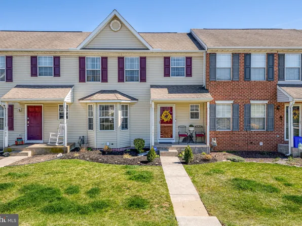 185 Country Ridge Dr, Red Lion, PA 17356