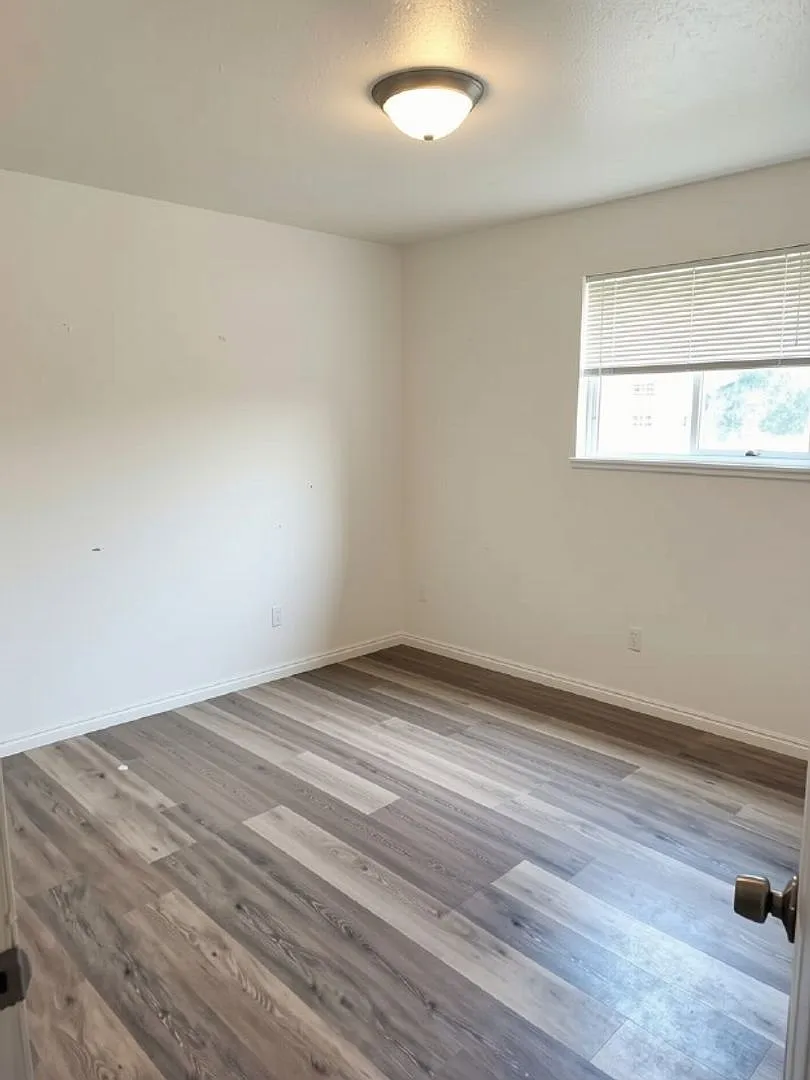 Riviera West Apartments — Photo 4