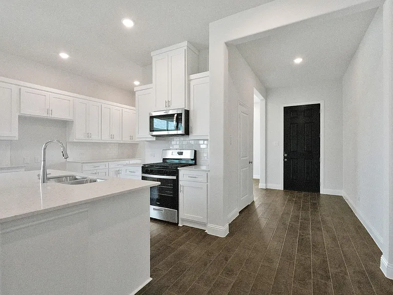 603 Parrino Pkwy — Photo 8