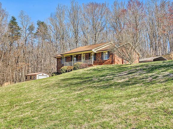 3rd image of 106 Oak Branch Ct