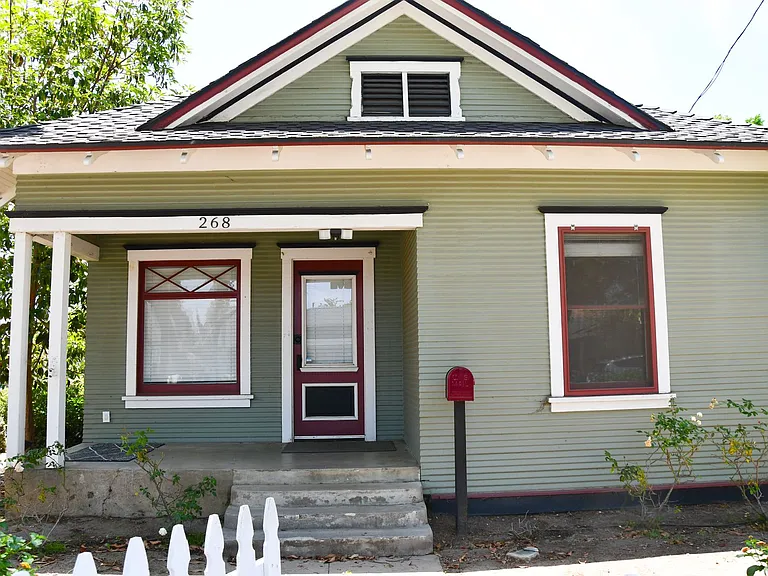 264-268 N Grand Ave — Photo 1