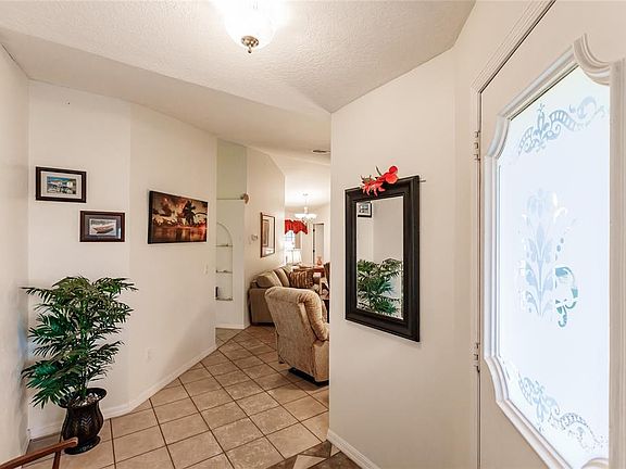 4th image of 10094 Charlemont Ave