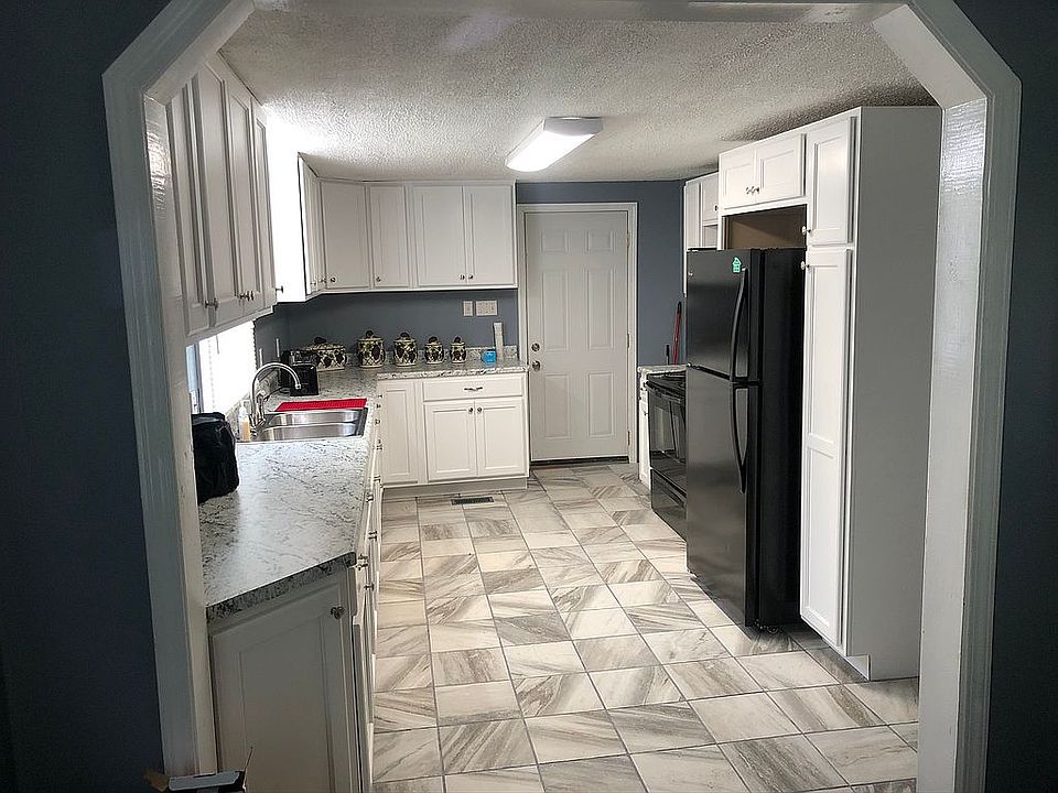 2nd image of 2430 Robertstown Rd