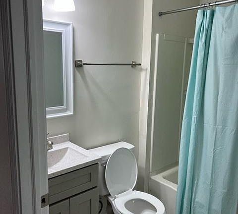 3rd image of 265 Niagara Ave #A