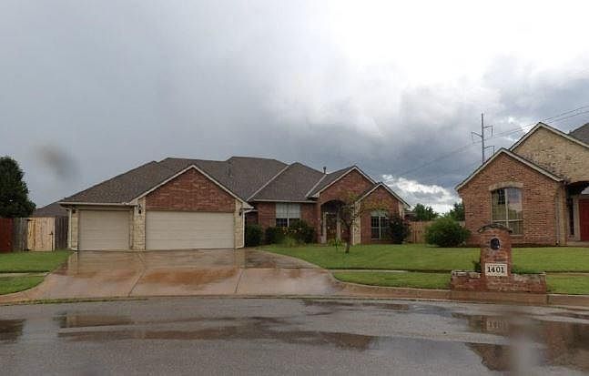 1st image of 1405 NW 165th Ct